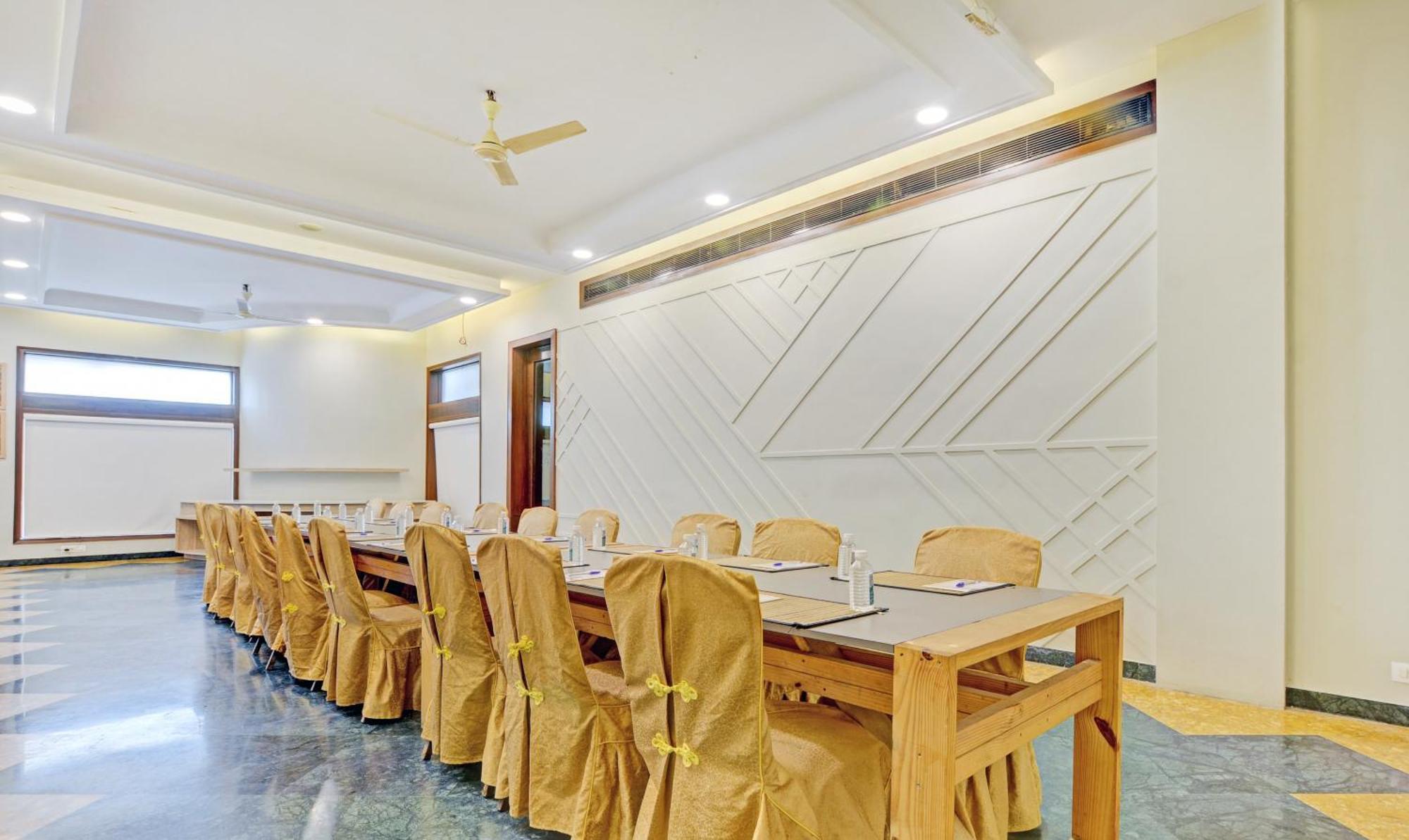 Treebo Premium Sr House 6 Km From City Palace Of Udaipur Hotel Exterior photo