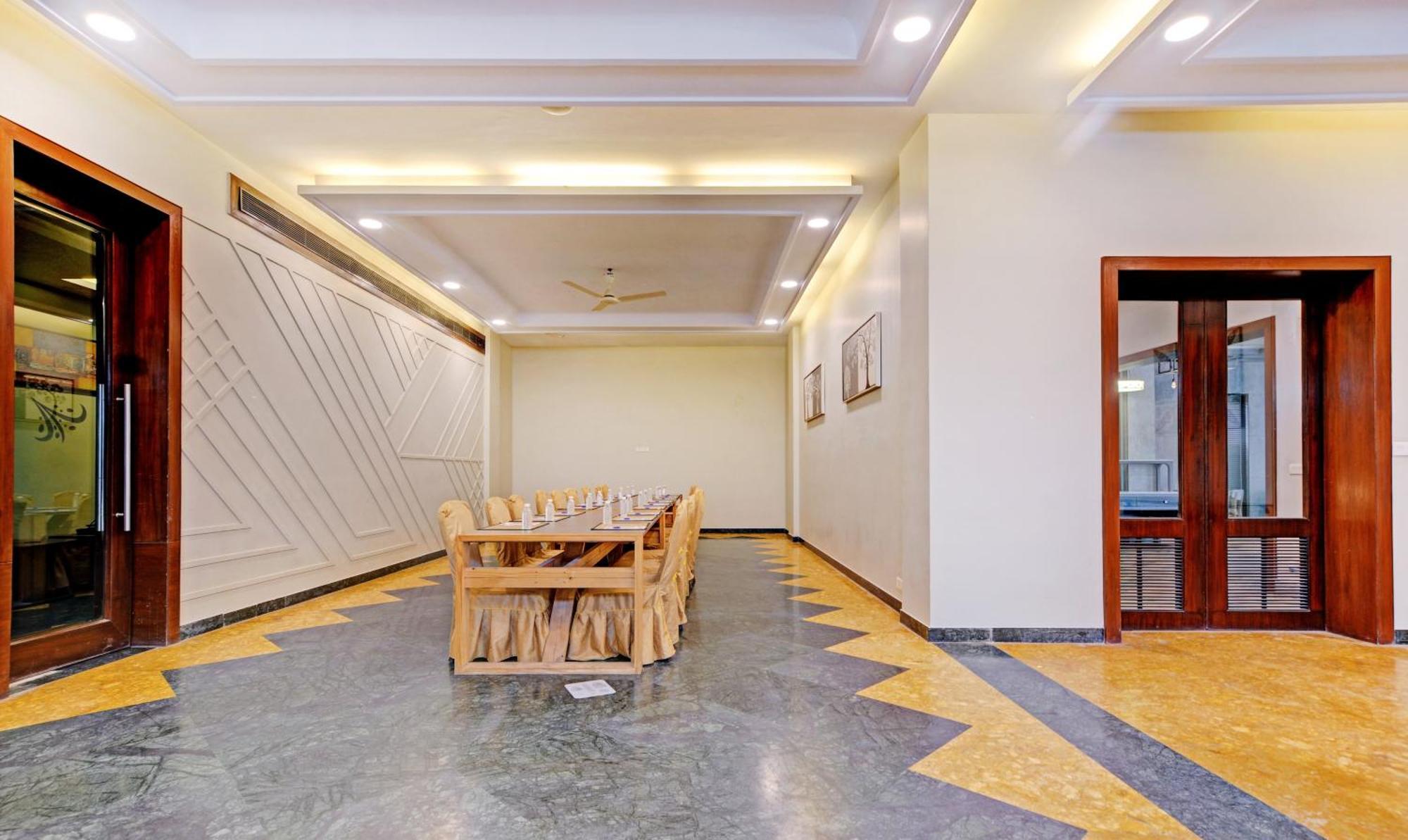 Treebo Premium Sr House 6 Km From City Palace Of Udaipur Hotel Exterior photo